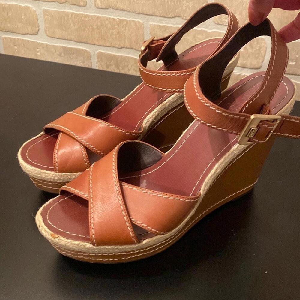 Coastal Chic Vince Camuto Leather Wedge Sandals Size 9.5B Resort Style Sandals